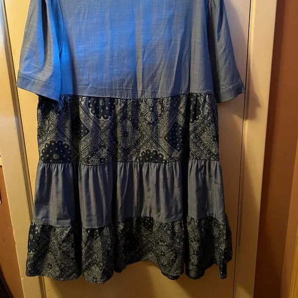 Blue and Black Patterned Dress - Picture 2 of 4